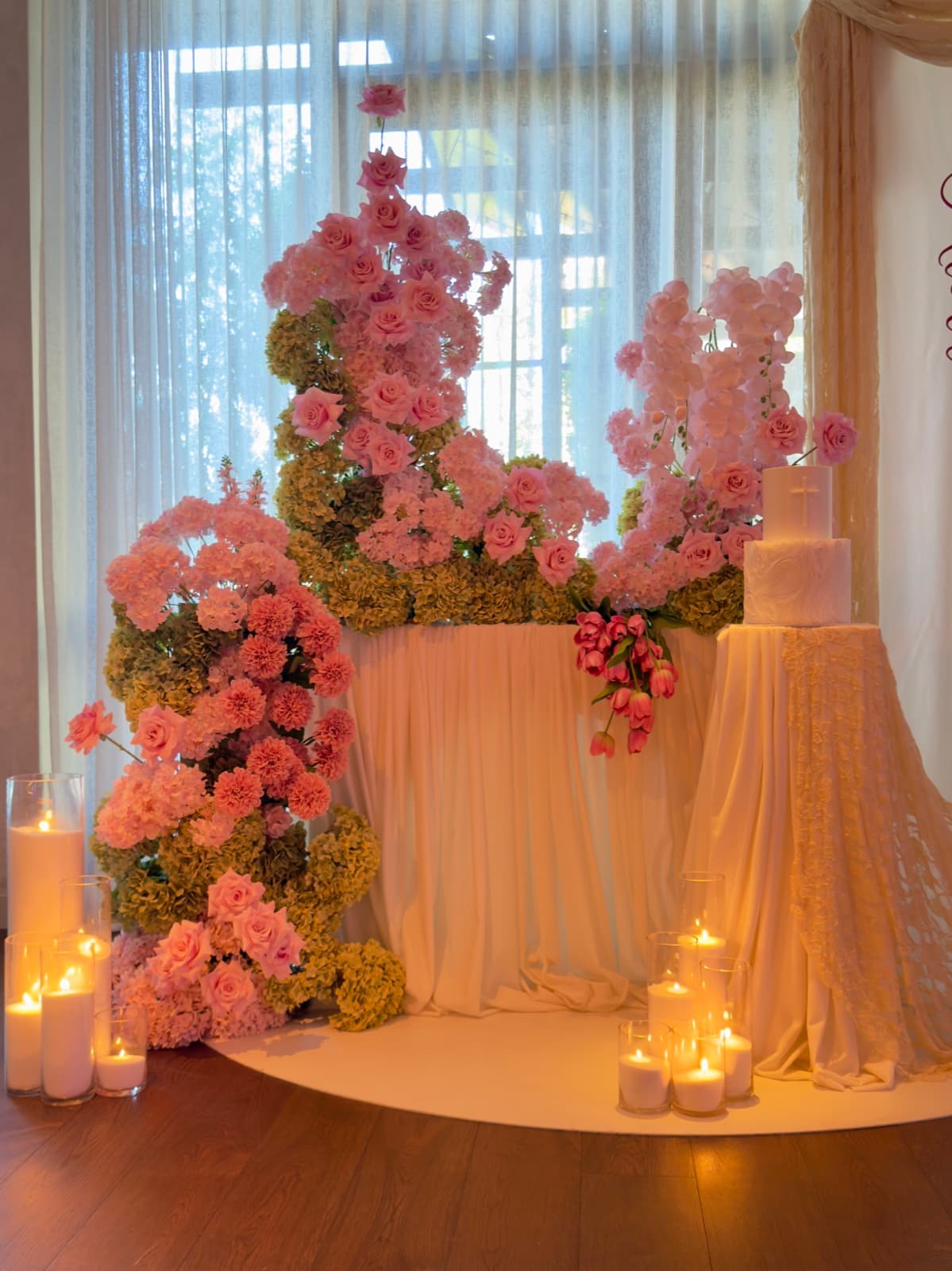 Wedding reception decor